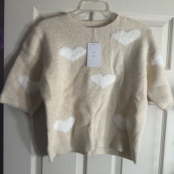 Sweaters - Cream/Tan and White Heart Design Knit Short Sleeve Sweater Size L